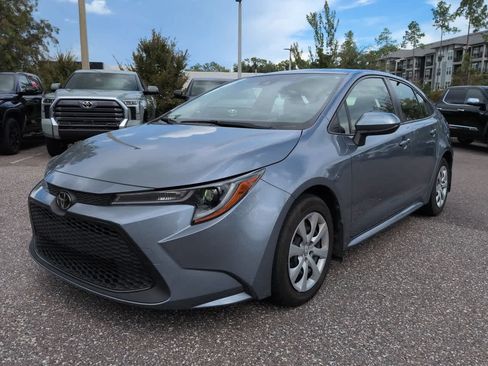Used 2021 Toyota Corolla LE FWD image 2