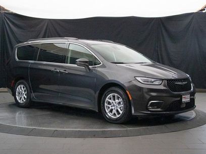 Used 2022 Chrysler Pacifica Touring-L