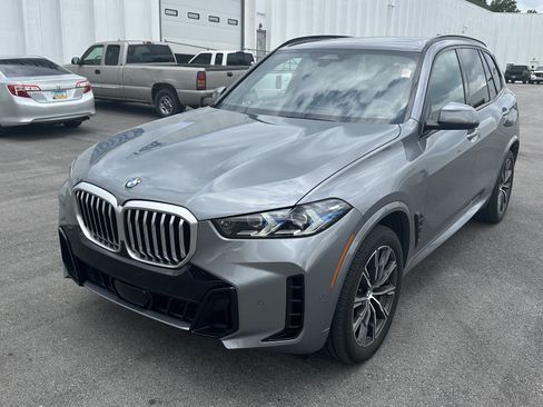 Used 2024 BMW X5 xDrive40i w/ Executive Package AWD/4WD image 5