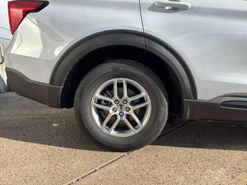 New 2026 Ford Explorer Active image 9