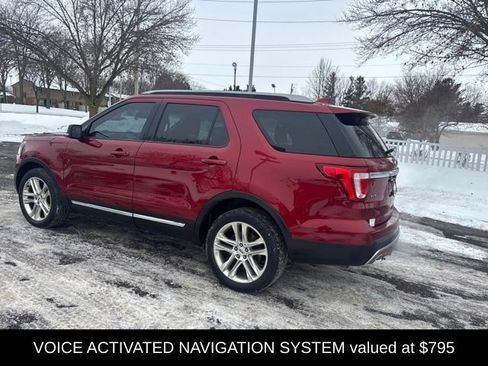 Used 2016 Ford Explorer XLT w/ Equipment Group 202A image 5