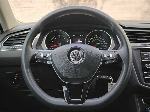 Used 2021 Volkswagen Tiguan S image 19