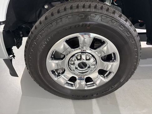 Used 2026 Ford F250 Lariat w/ Lariat Premium Package AWD/4WD image 5