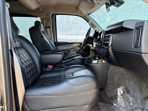 Used 2025 GMC Savana 2500 w/ Driver Convenience Package RWD image 21