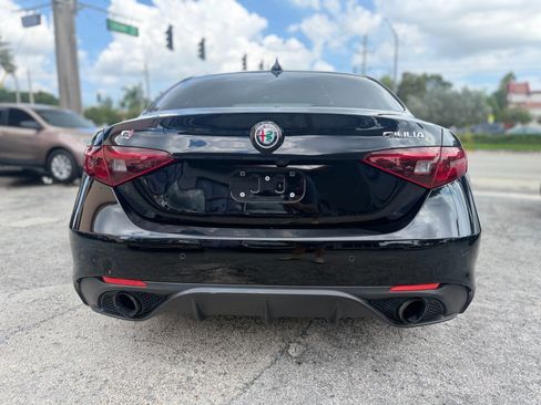 Used 2018 Alfa Romeo Giulia Ti Sport w/ Quick Order Package 22S Sport AWD/4WD image 4