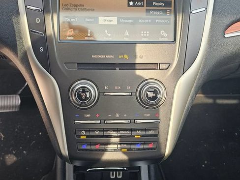 Used 2019 Lincoln MKC Reserve w/ MKC Climate Package AWD/4WD image 11
