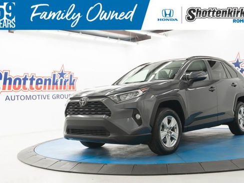 Used 2021 Toyota RAV4 XLE w/ Convenience Package FWD image 1