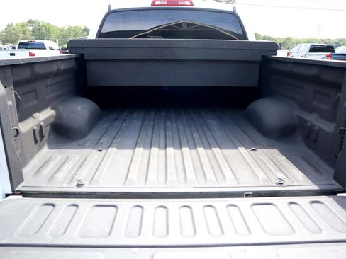 Used 2019 Toyota Tundra SR5 w/ SR5 Upgrade Package image 9