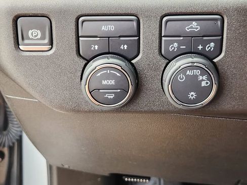 Used 2024 Chevrolet Silverado 1500 LT AWD/4WD image 21