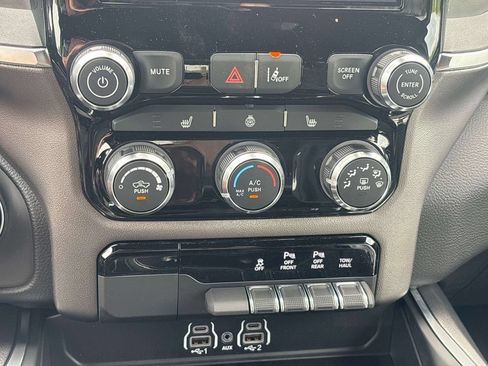 New 2026 RAM 1500 Big Horn AWD/4WD image 9