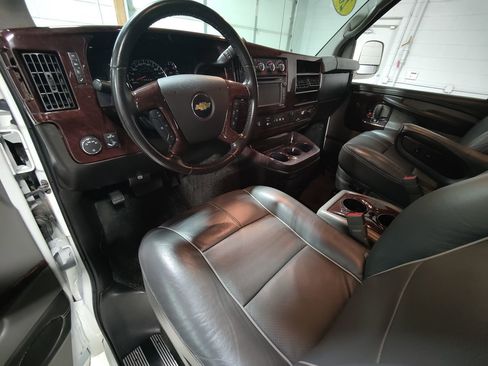 Used 2015 Chevrolet Express 2500 Extended image 43