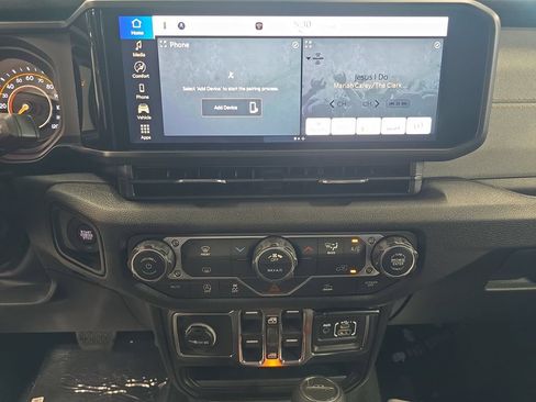 New 2026 Jeep Gladiator Sport AWD/4WD image 23