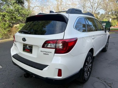Used 2017 Subaru Outback 3.6R Limited image 4