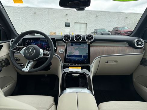 Used 2026 Mercedes-Benz GLC 300 4MATIC image 17