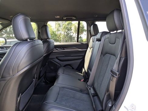 New 2026 Jeep Grand Cherokee Altitude AWD/4WD image 14