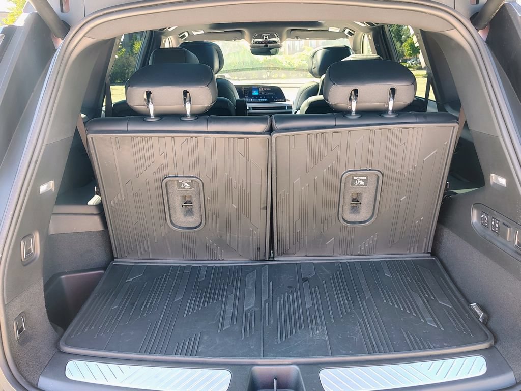 Used 2026 Cadillac Vistiq Sport w/ LPO, Floor Liner Package AWD/4WD image 16