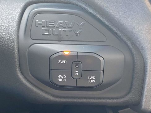 Used 2025 RAM 2500 Laramie w/ Night Edition image 32