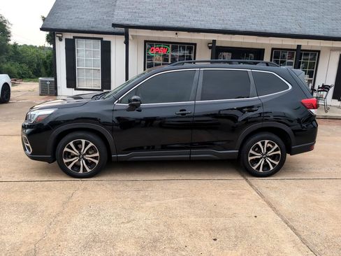 Used 2020 Subaru Forester Limited image 8