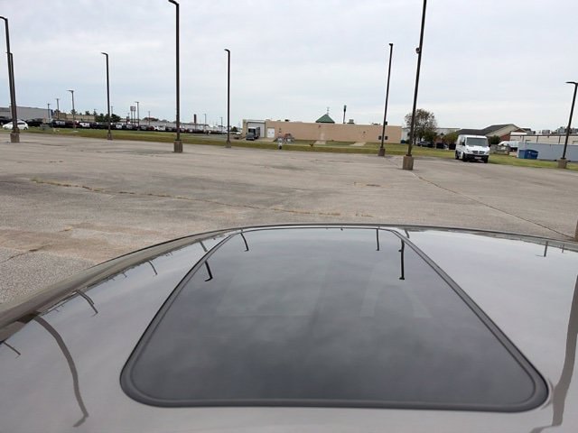 Used 2019 Toyota Corolla XLE w/ Body Protection Package FWD image 4