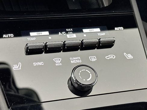 Used 2024 Porsche Cayenne Turbo GT image 22