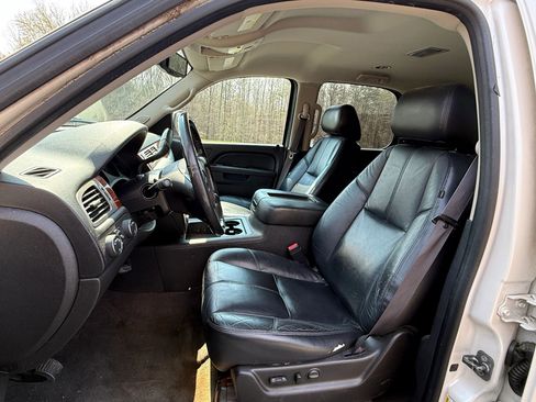 Used 2012 GMC Yukon SLT w/ SLT-2 Equipment Package AWD/4WD image 8