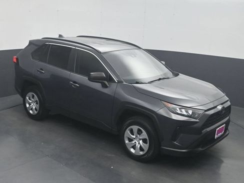 Used 2020 Toyota RAV4 LE FWD image 18