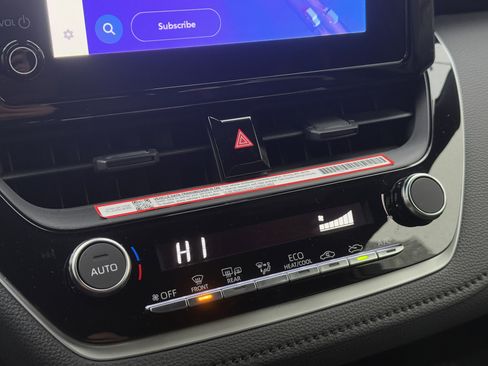 Certified 2025 Toyota Corolla SE image 16