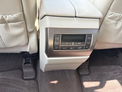 Used 2016 Lexus GX 460 w/ Premium Package AWD/4WD image 18