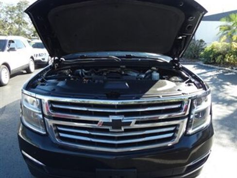 Used 2015 Chevrolet Suburban LTZ image 5
