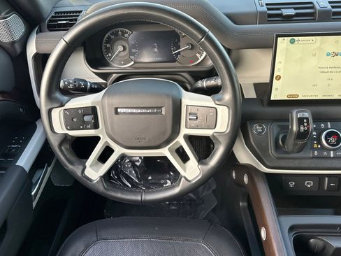 Used 2023 Land Rover Defender 130 X-Dynamic SE image 28
