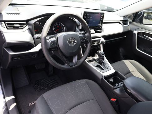 Used 2021 Toyota RAV4 XLE w/ Convenience Package FWD image 13
