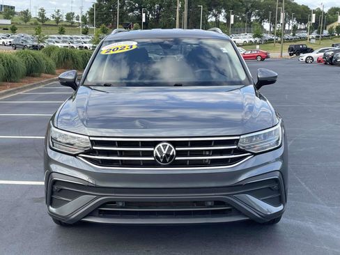 Certified 2023 Volkswagen Tiguan SE FWD image 2
