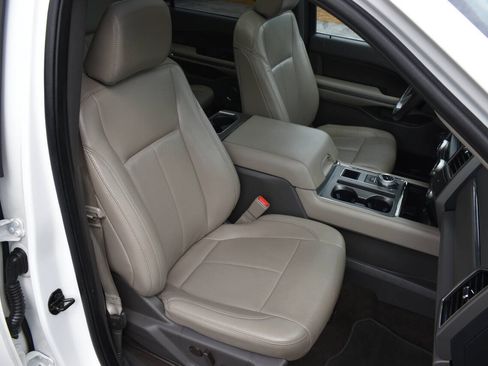 Used 2021 Ford Expedition XLT RWD image 23