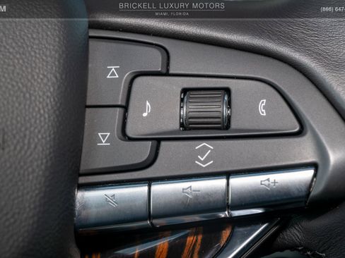 Used 2024 Cadillac Escalade ESV Luxury AWD/4WD image 34
