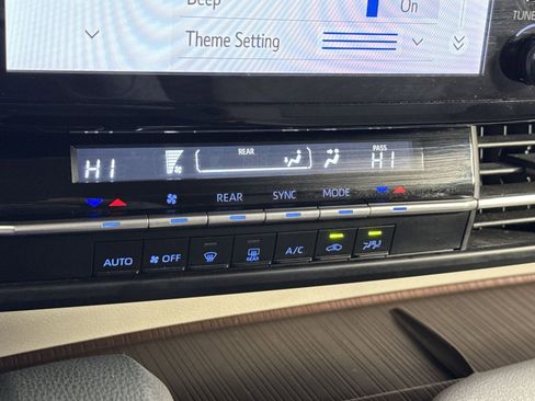 Used 2023 Toyota Sienna LE image 25