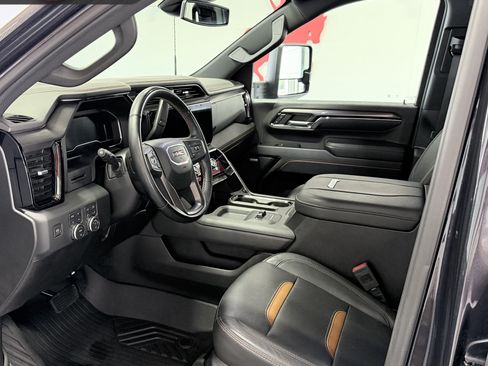 Used 2024 GMC Sierra 2500 AT4 w/ AT4 Preferred Package AWD/4WD image 11