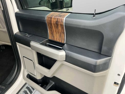 Used 2019 Ford F150 Lariat image 18