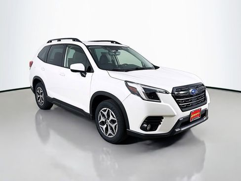Used 2023 Subaru Forester Premium AWD/4WD image 1