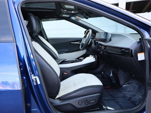 Certified 2022 Kia EV6 GT-Line w/ GT-Line White Seat Package image 27