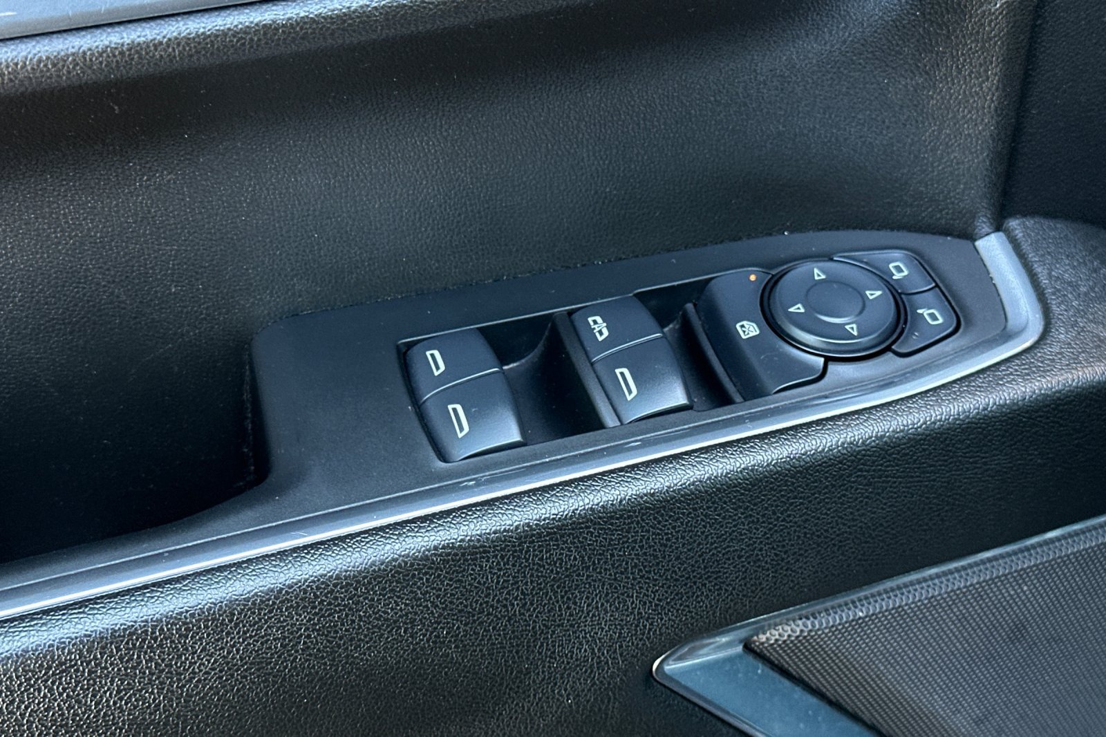 Used 2024 GMC Sierra 1500 SLE RWD image 12