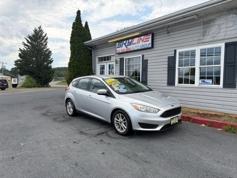 Used 2017 Ford Focus SE FWD image 4