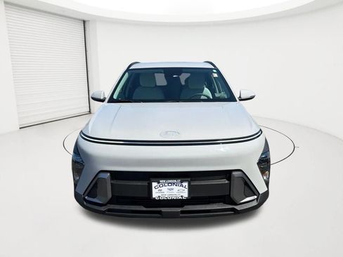 Used 2025 Hyundai Kona SEL AWD/4WD image 2
