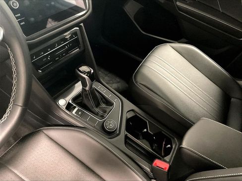 Used 2023 Volkswagen Tiguan SE AWD/4WD image 20