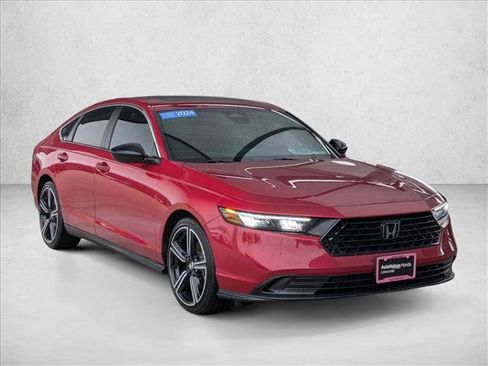 Used 2024 Honda Accord Sport image 3
