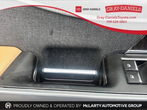 Used 2022 Ford F150 Lariat w/ Trailer Tow Package image 8