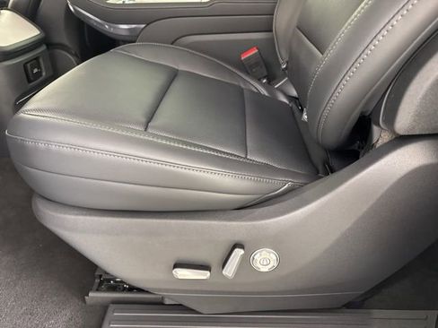 New 2025 Lincoln Navigator L Reserve w/ Jet Appearance Package image 18