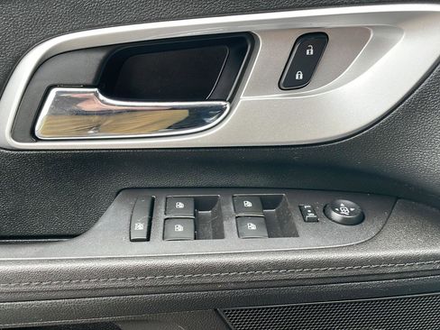 Used 2017 Chevrolet Equinox LT w/ Convenience Package FWD image 10