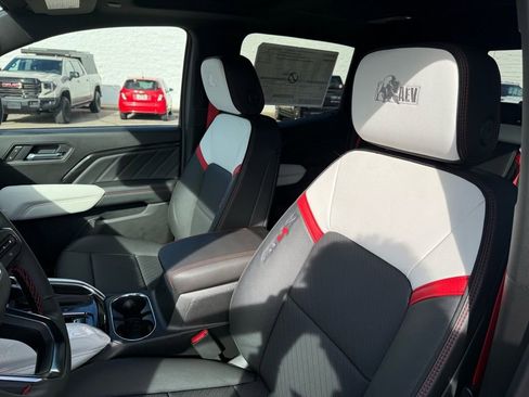 New 2026 GMC Canyon AT4X w/ AT4X AEV Edition image 13