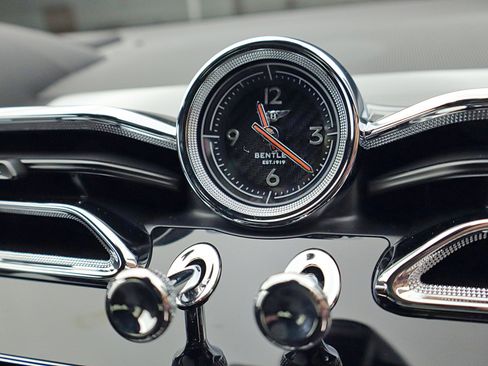 New 2025 Bentley Bentayga image 39