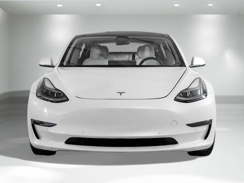 Used 2021 Tesla Model 3 Performance image 5